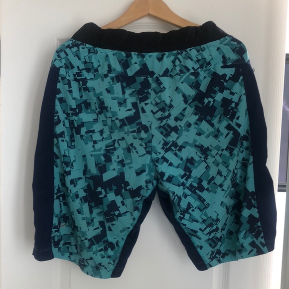 Lululemon THE Short - Picture 3 of 5